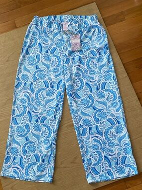Stella Parker Blue Floral Print Women’s Lounge Pants capri length.  NWT